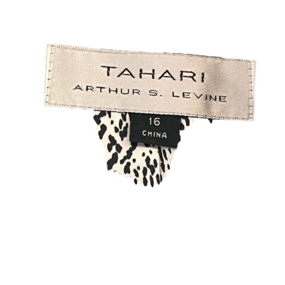 Tahari ASL women's Ruffle Collar Blazer blazer size 16 black - Picture 5 of 5